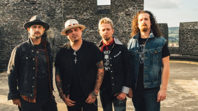   BLACK STONE CHERRY